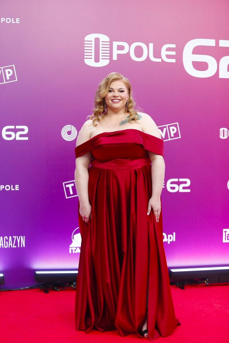 Konkurs „Debiuty” 62. KFPP. Kasia Kowalska cała na czarno, Bovska, Natalia Kukulska, Natalia Przybysz