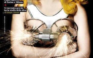 Kto pokazał na okładce strzelające piersi? (FOTO)