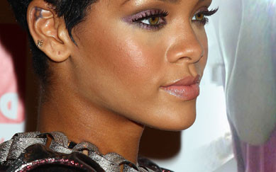 Rihanna nago! (FOTO)