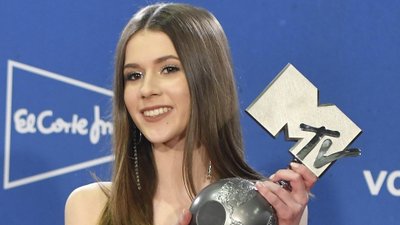 Amerykańskie gwiazdy mogą się UCZYĆ stylu od Roxi Węgiel – na gali MTV EMA Polka wyglądała świetnie! (ZDJĘCIA)