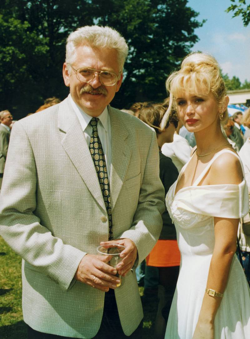 Zasłynęła w “Kilerze” jako blond piękność w jacuzzi. Co się z nią stało? Co dziś robi? (ZDJĘCIA)