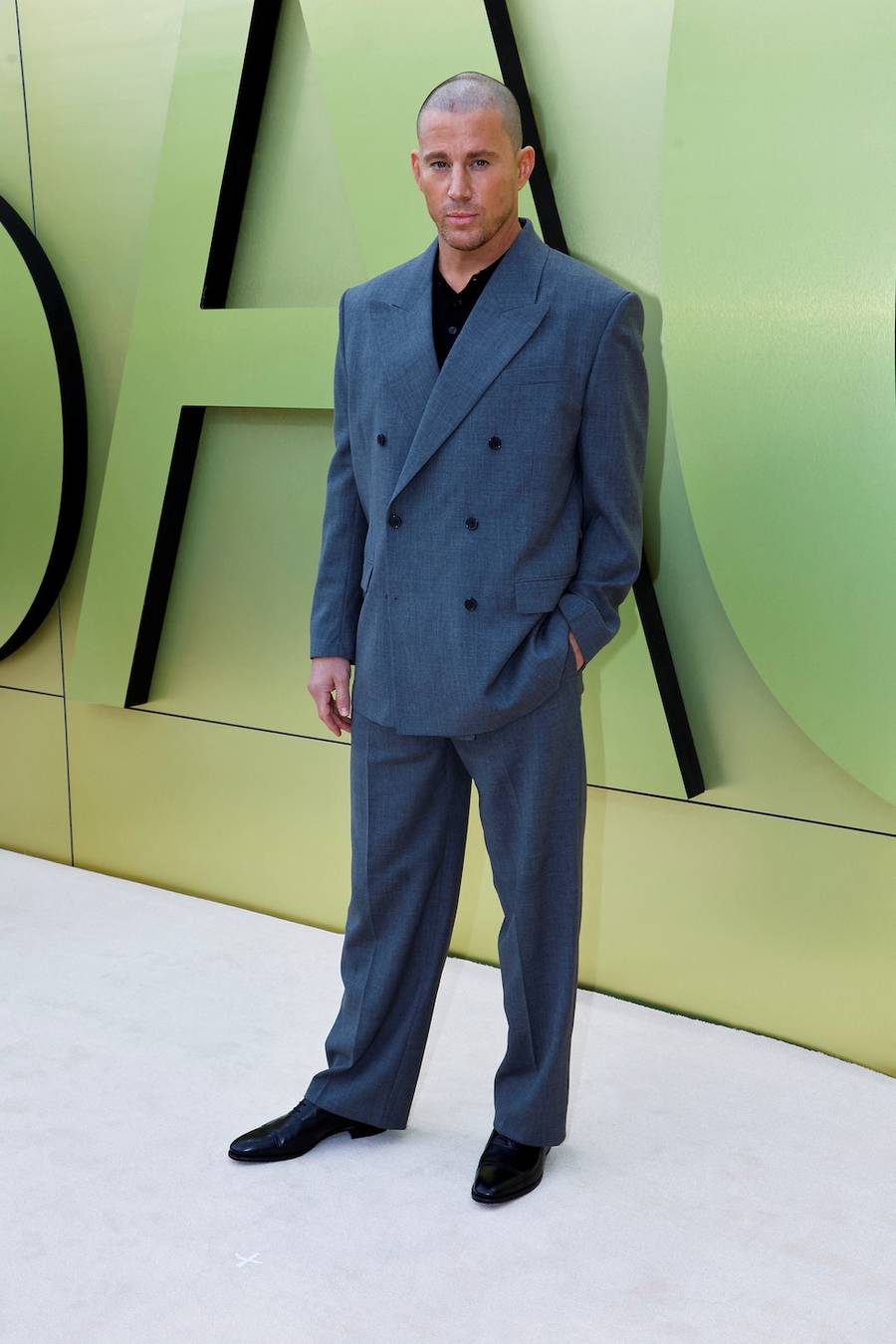 Od Miley Cyrus i Eltona Johna po Cher: Plejada gwiazd na pokazie marki Versace