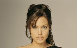 Angie nie ma czasu dla Brada