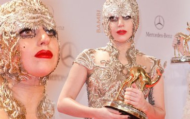 Lady Gaga w złocie (FOTO)