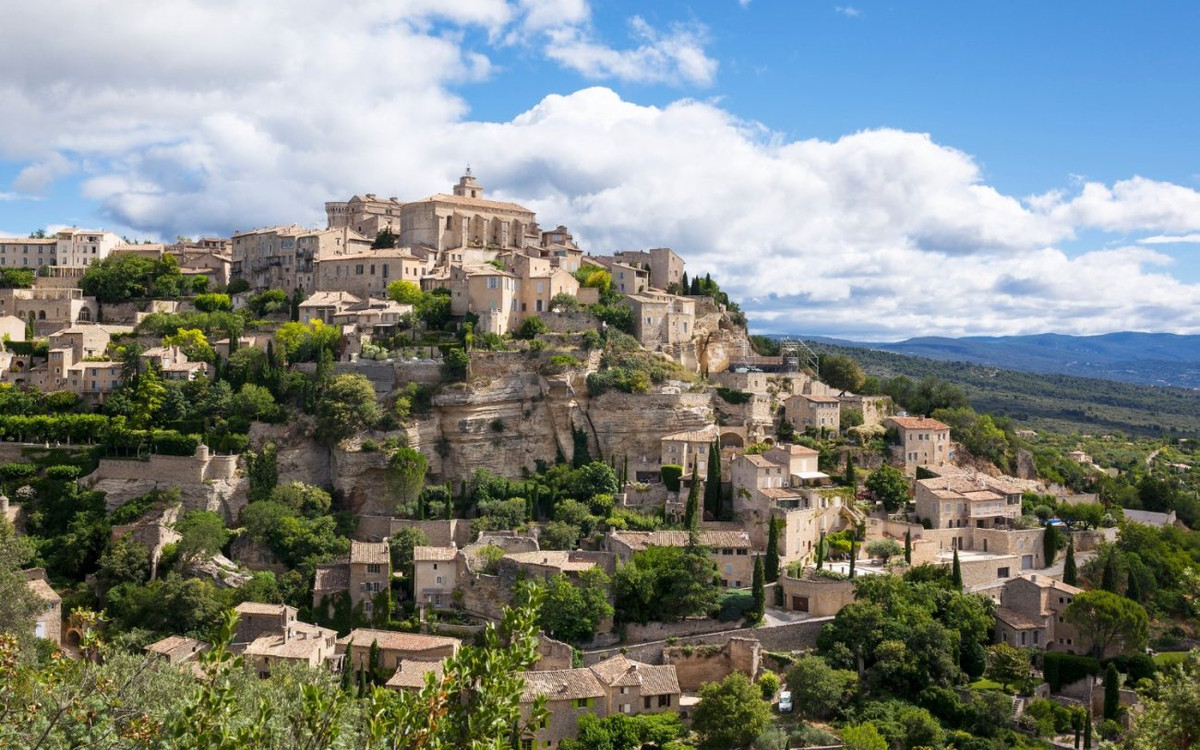 Sekrety małych francuskich miasteczek, które warto odkryć