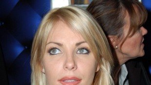 Crystal Harris we łzach o zerwaniu z Hefnerem [VIDEO]