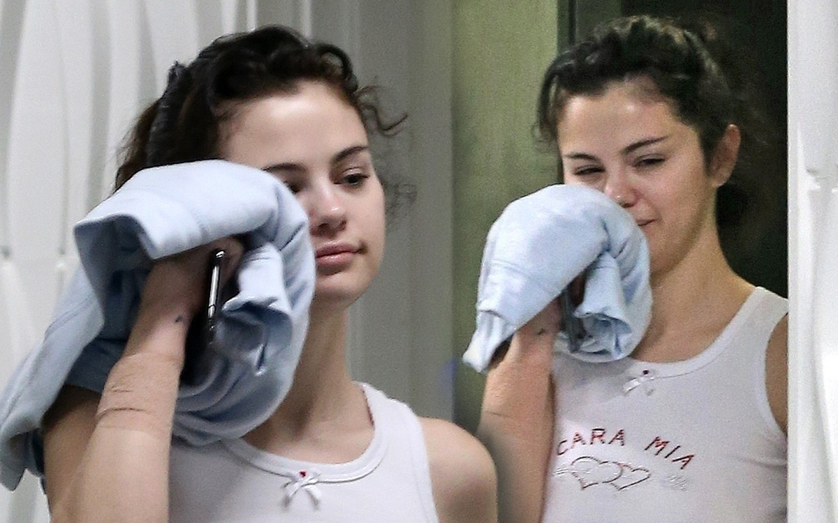 Selena Gomez bez stanika i bez makijażu (ZDJĘCIA)