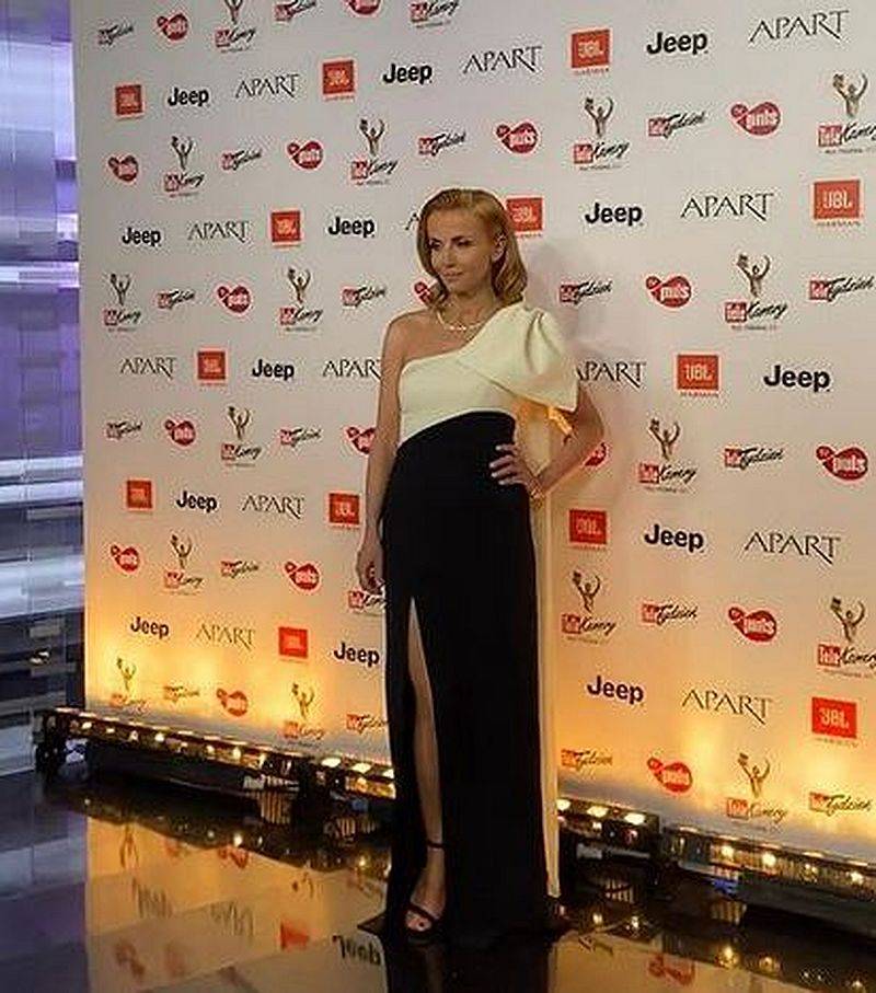 Telekamery 2021: Elegancka Kasia Zielińska, Julia Kamińska w czerwieni (ZDJĘCIA)