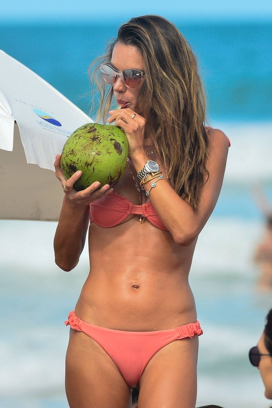 Alessandra Ambrosio w bikini