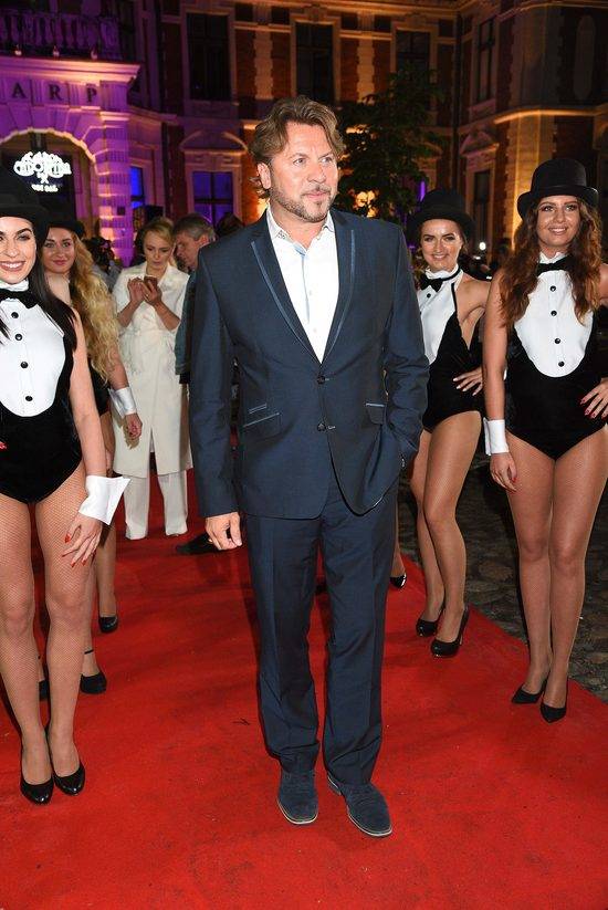 Samochód Roku Playboya 2016 – gwiazdy na czerwonym dywanie