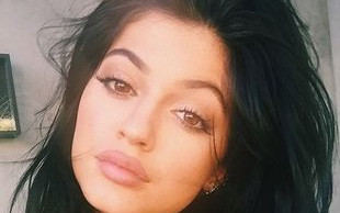 Magazyn Star: Kylie Jenner mamą w wieku 17 lat?