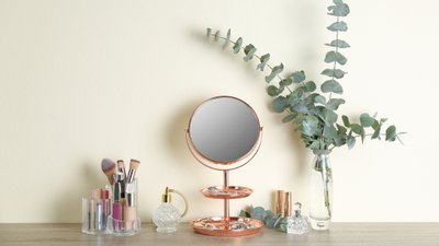 Jakie kosmetyki zawsze warto mieć w kosmetyczce?