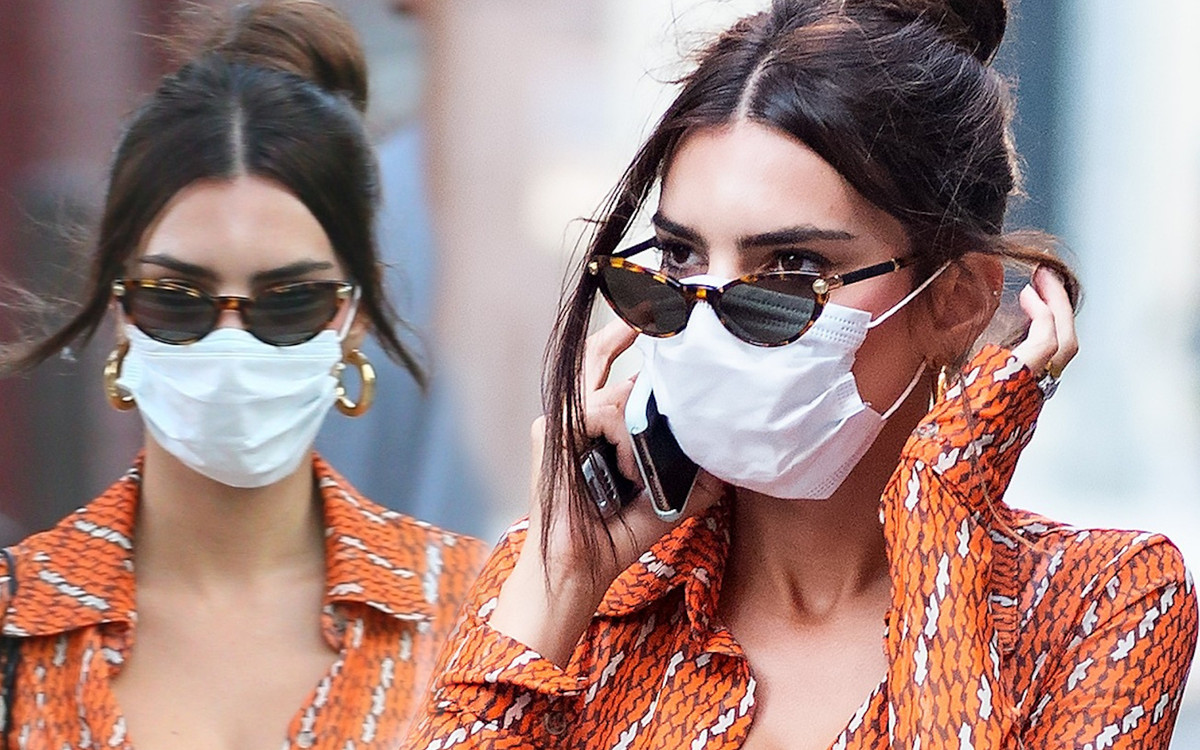 Emily Ratajkowski ZASKOCZYŁA strojem. To do niej niepodobne