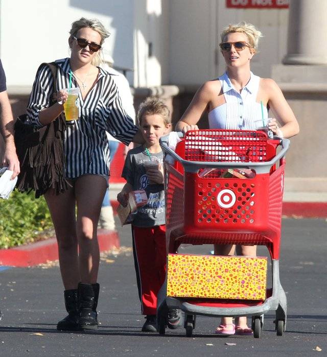 Britney Spears z siostrą na zakupach