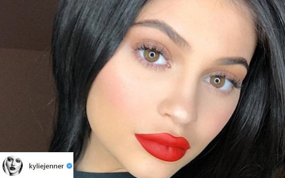 Poród czy szopka? Co wymyśliła Kylie Jenner?