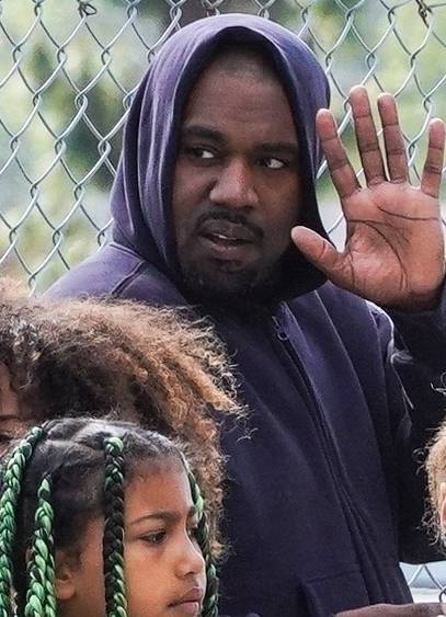 Niezręczne spotkanie Kim Kardashian i Kanye Westa na meczu syna (ZDJĘCIA)