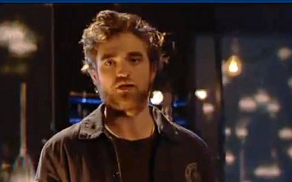 Robert Pattinson upodabnia się do Pitta [VIDEO]
