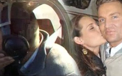 Romantyczne oświadczyny w przestworzach (VIDEO)