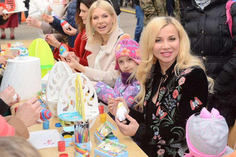 Gwiazdy malują pisanki