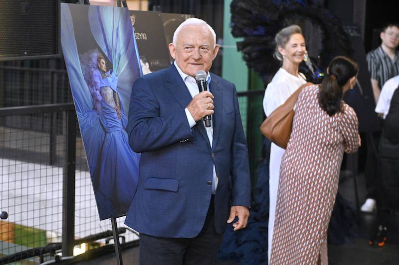 Monika Miller zorganizowała swój wernisaż zdjęć. Na wydarzeniu dziadkowie….