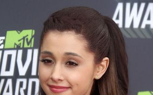 Ariana Grande przechodzi na kabałę