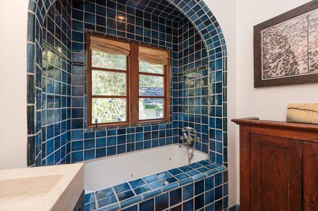 Dom Roberta Pattinsona