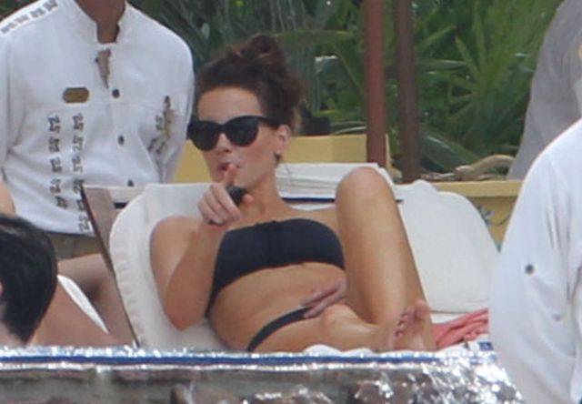 Kate Beckinsale w bikini