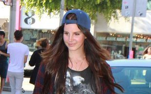 Lana Del Rey tego lata się nie smuci? (FOTO)