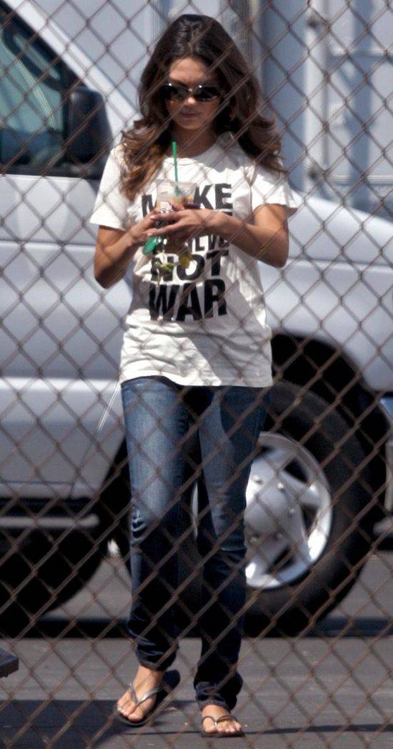 Mila Kunis na starych zdjęciach