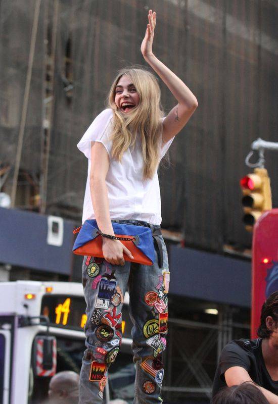 Słodkie minki Cary Delevingne