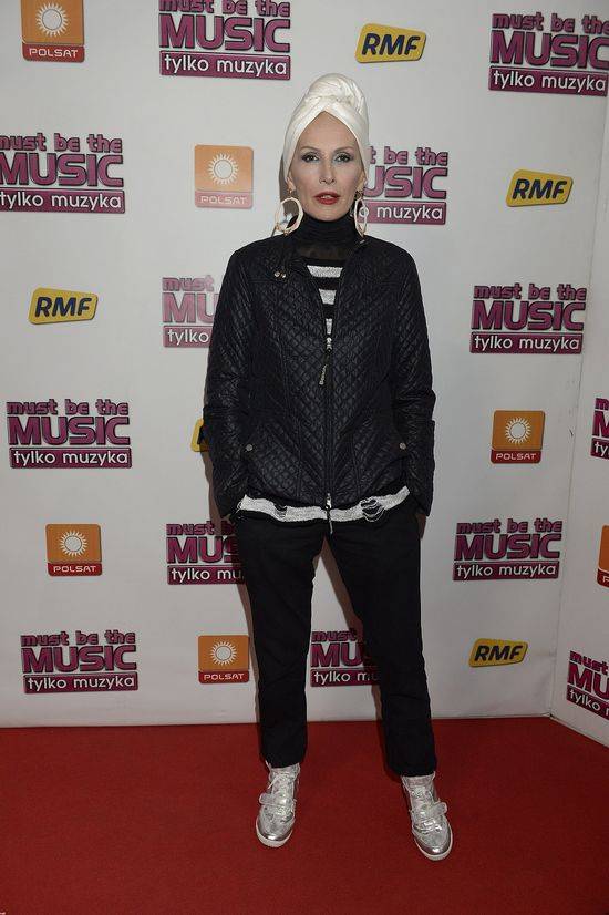 Stylizacje Kory z planu Must Be The Music