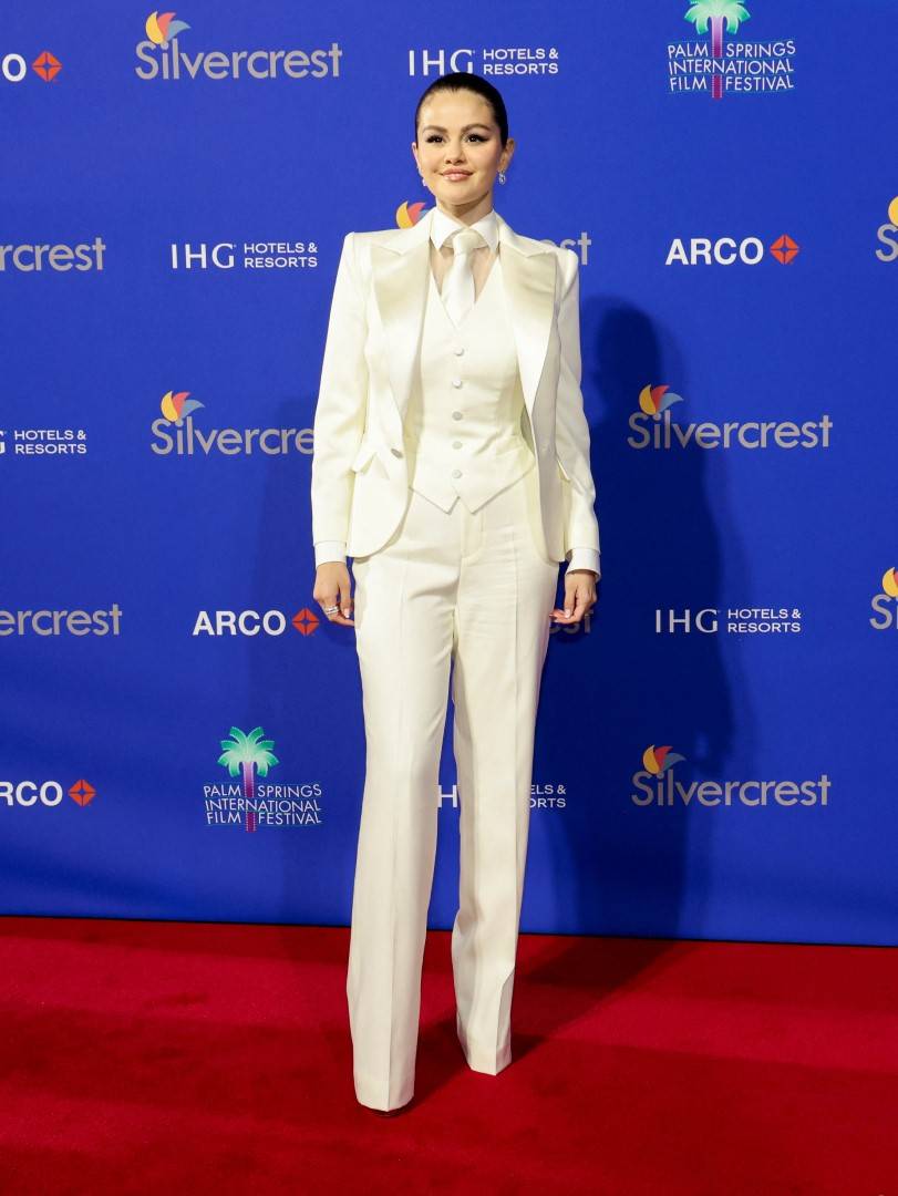 Zatrzęsienie gwiazd na Festiwalu w Palm Springs: Ariana Grande ubrana w piłkę do jogi, Angelina Jolie z córką, Nicole Kidman…