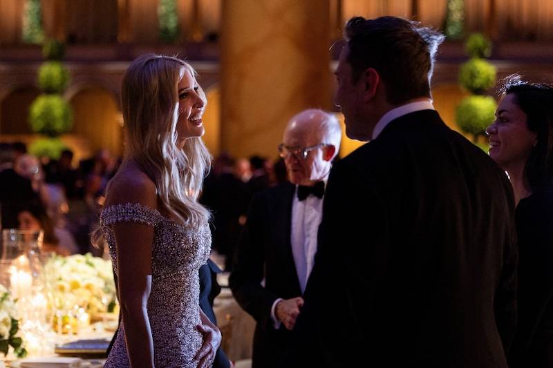 Kolacja u Donalda Trumpa dzień przed zaprzysiężeniem. Ivanka Trump wyglądała oszałamiająco w cekinowej sukni