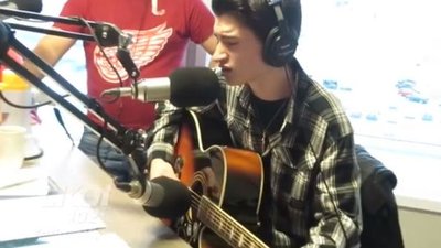 Elvis powrócił? Posłuchajcie Davida Thinault! [VIDEO]