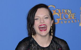 Elisabeth Moss pokazała środkowy palec do kamery