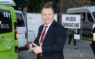 Jacek Kurski WYGWIZDANY na scenie festiwalu w Opolu