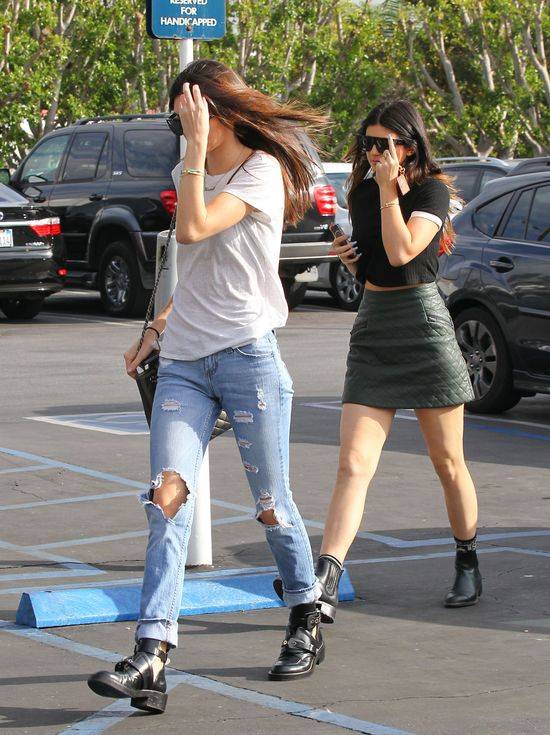 Siostry Jenner w drodze na lunch