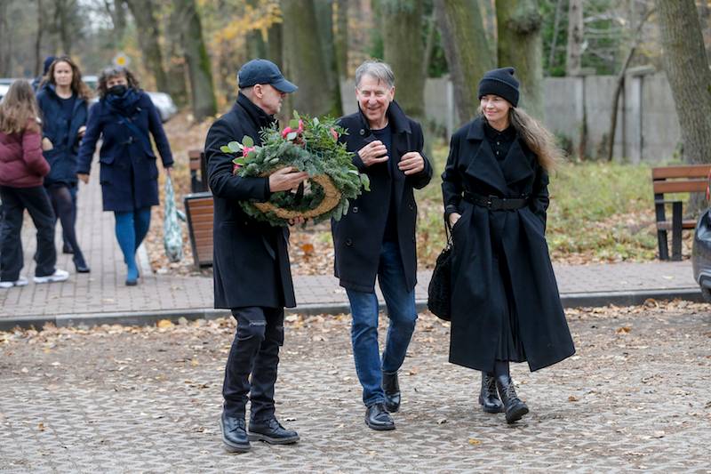 Pogrzeb Krzysztofa Kiersznowskiego. Pojawili się Bogusław Linda z żoną, Ilona Łepkowska…