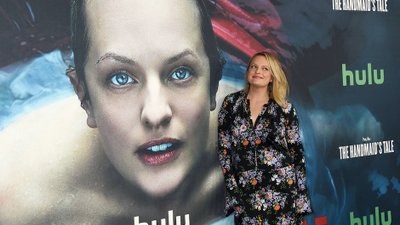 Dawno niewidziana Elisabeth Moss jest nie do poznania [paparazzi]
