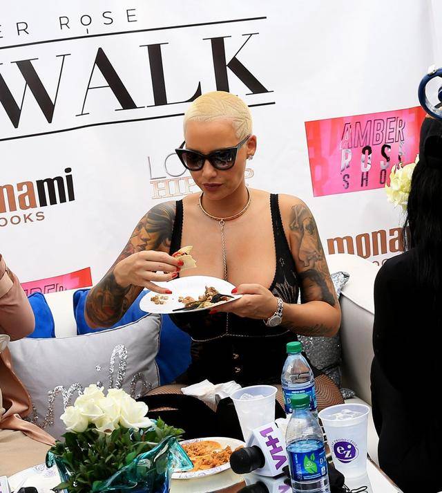 OMG! Blac Chyna i Amber Rose na festiwalu … szmat (FOTO)