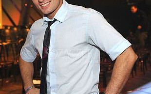 Tito reklamuje brąz