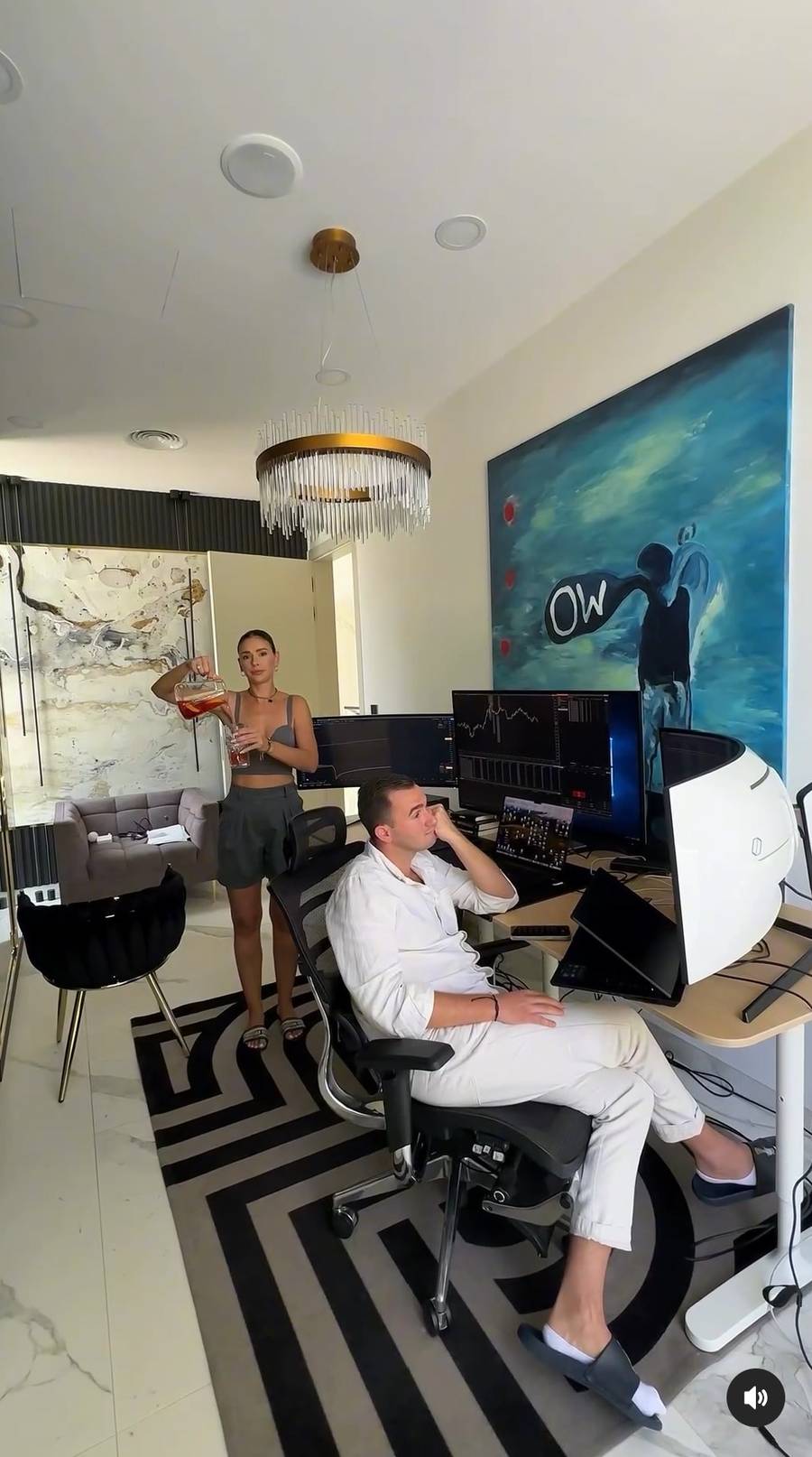 Halejcio oprowadza po CAŁYM domu za 9 mln: “Tu siusiu, tu basen, tu sauna, tu warzywka, tu Lambo” (ZDJĘCIA)