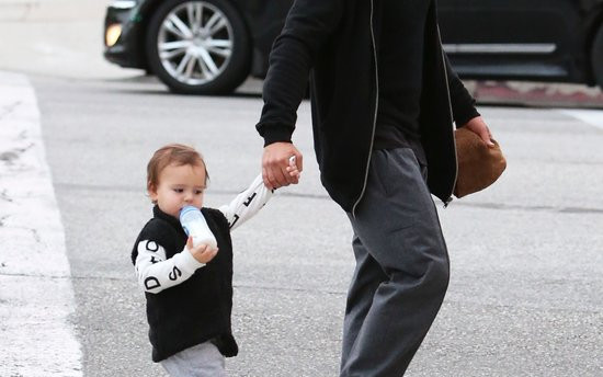 Stare zdjęcia Orlando Blooma z synkiem Flynnem