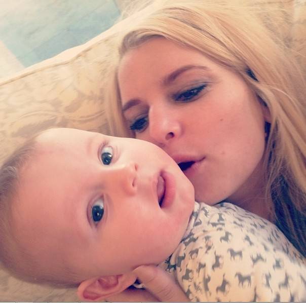 Co Jessica Simpson publikuje na Instagramie?