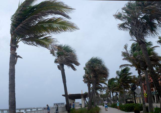 Huragan Irma jest już 40 km od Florydy (ZDJĘCIA+VIDEO)