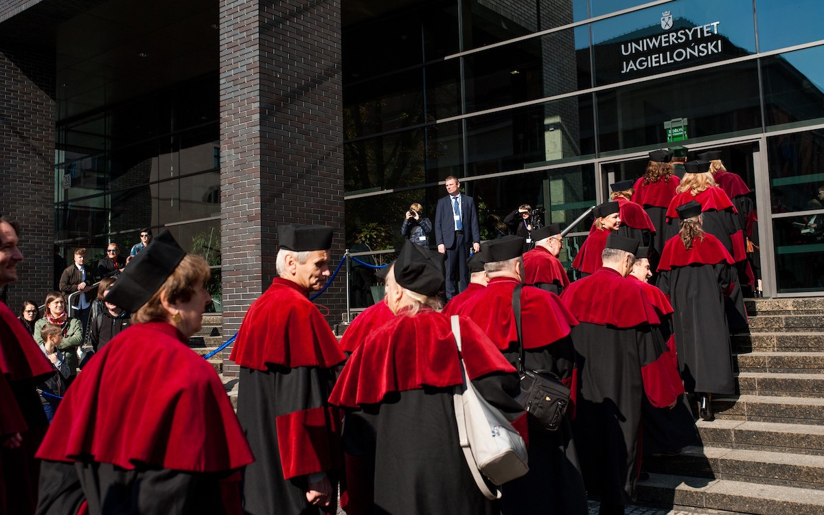 Skandal na Uniwersytecie Jagielońskim. Studentki oskarżają wykładowcę o MOLESTOWANIE
