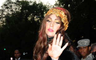 Lady Gaga oferuje darmowe porady psychologiczne
