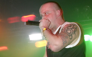 Peja szydzi z gości premiery Jesteś Bogiem (VIDEO)