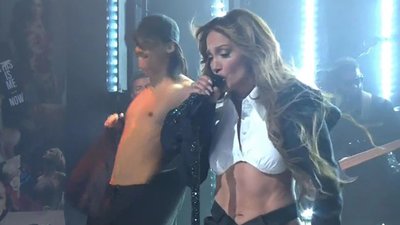 Tego jeszcze nie było! Jennifer Lopez i nagi Pete Davidson [wideo]