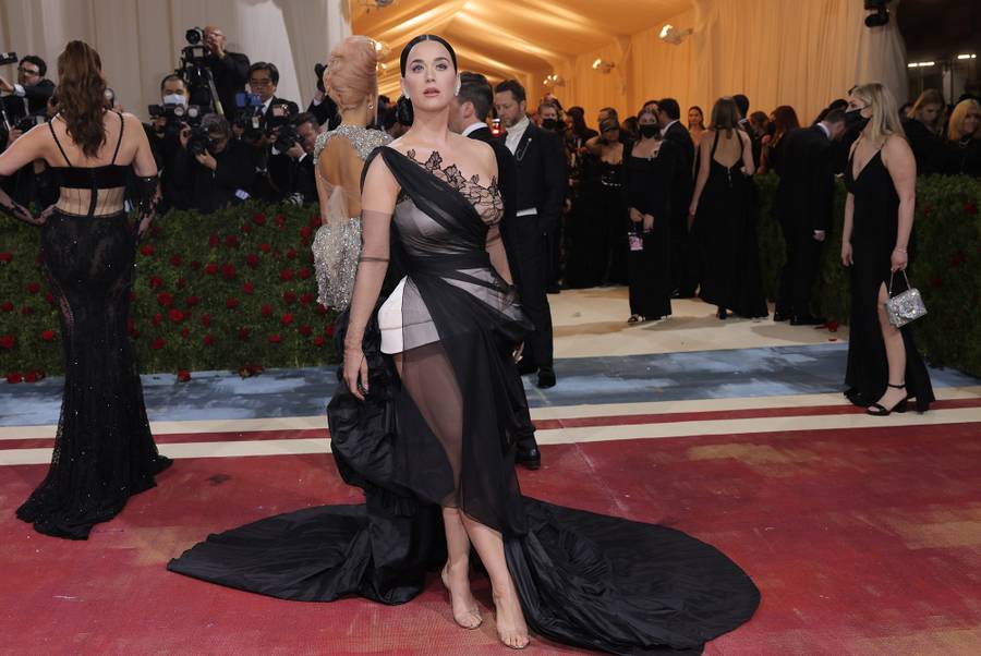 Met Gala 2022: Zachwycająca Kim Kardashian w sukni Marilyn Monroe, Irina Shayk pomyliła imprezy, a Lizzo nareszcie ubrana